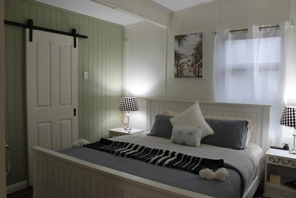 Holiday home Little Ray On Sunshine. Hamptons Style Beachhouse Woorim